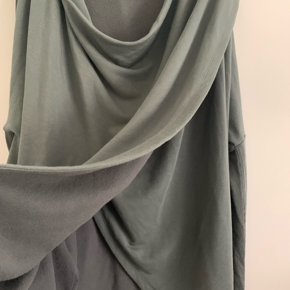 Athleta wrap front , hooded poncho style in excellent condition . Size small - Picture 2 of 6